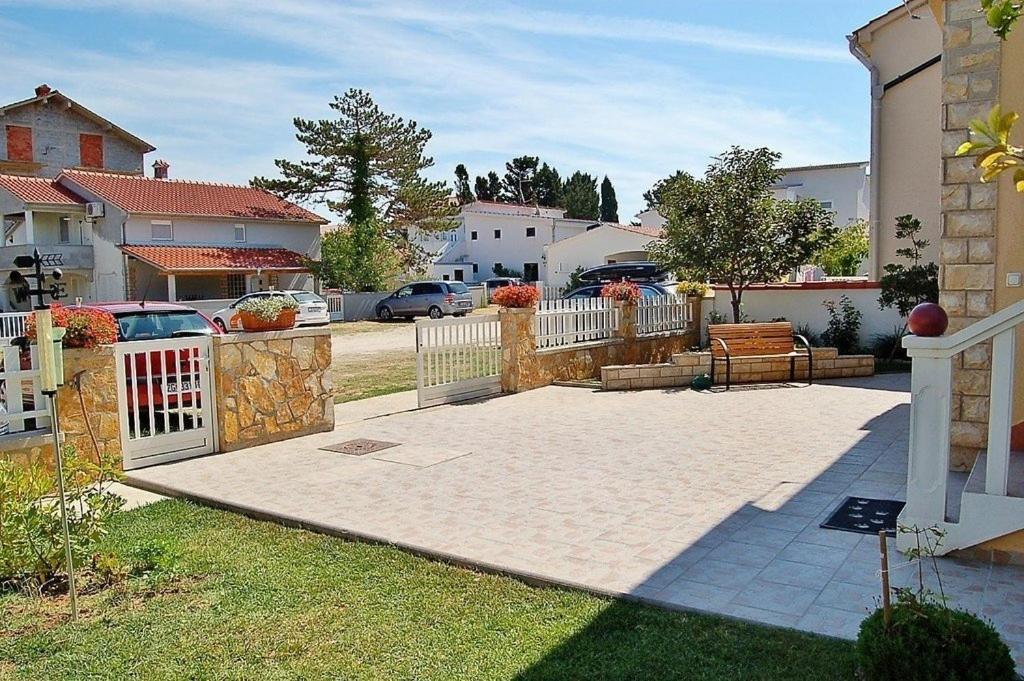 Apartment In Privlaka With Terrace, Air Conditioning, Wi-Fi, Washing Machine Zewnętrze zdjęcie